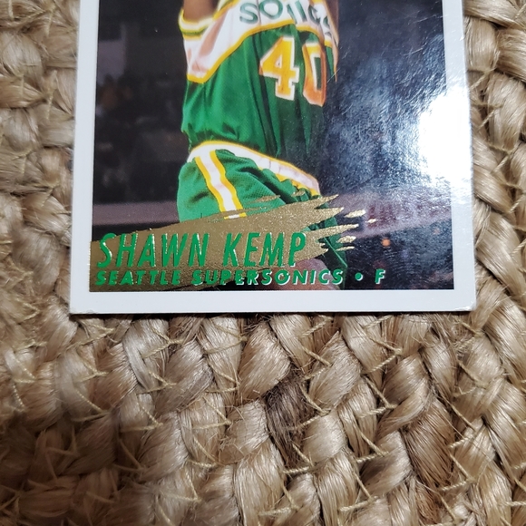 3 - Shawn Kemp Basketball Cards - Picture 6 of 7